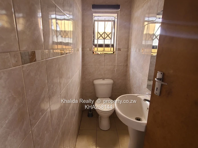 Chitungwiza Unit K house for rent 