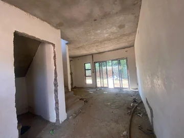 3 Bedroom Flat & Apartment