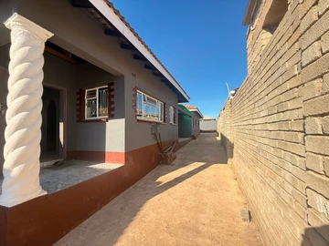 5 Bedroom House