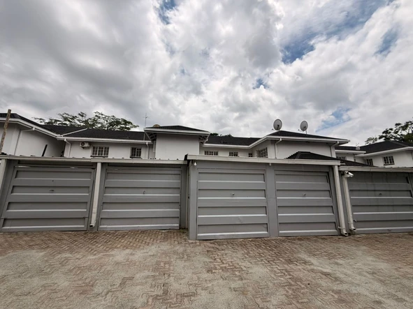 3 Bedroom Flat & Apartment