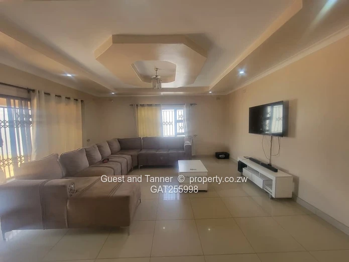 Spacious 8-Bedroom Property to Let in Belvedere West