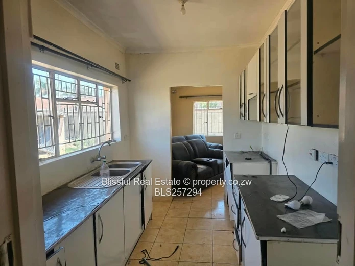 3 Bedroom house for rent in Zimre park