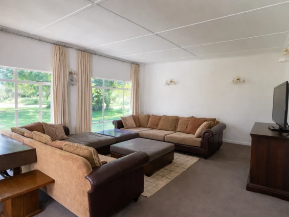 Farm & Agricultural Land