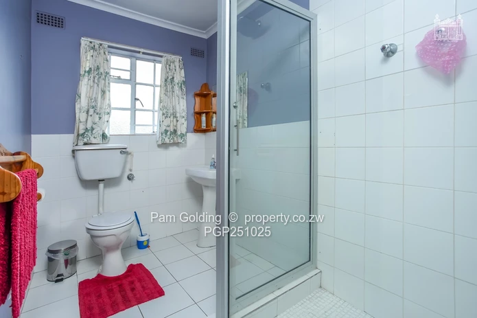Charming Duplex Glen Lorne Apartment!!!