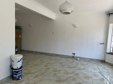 2 Bedroom Flat & Apartment