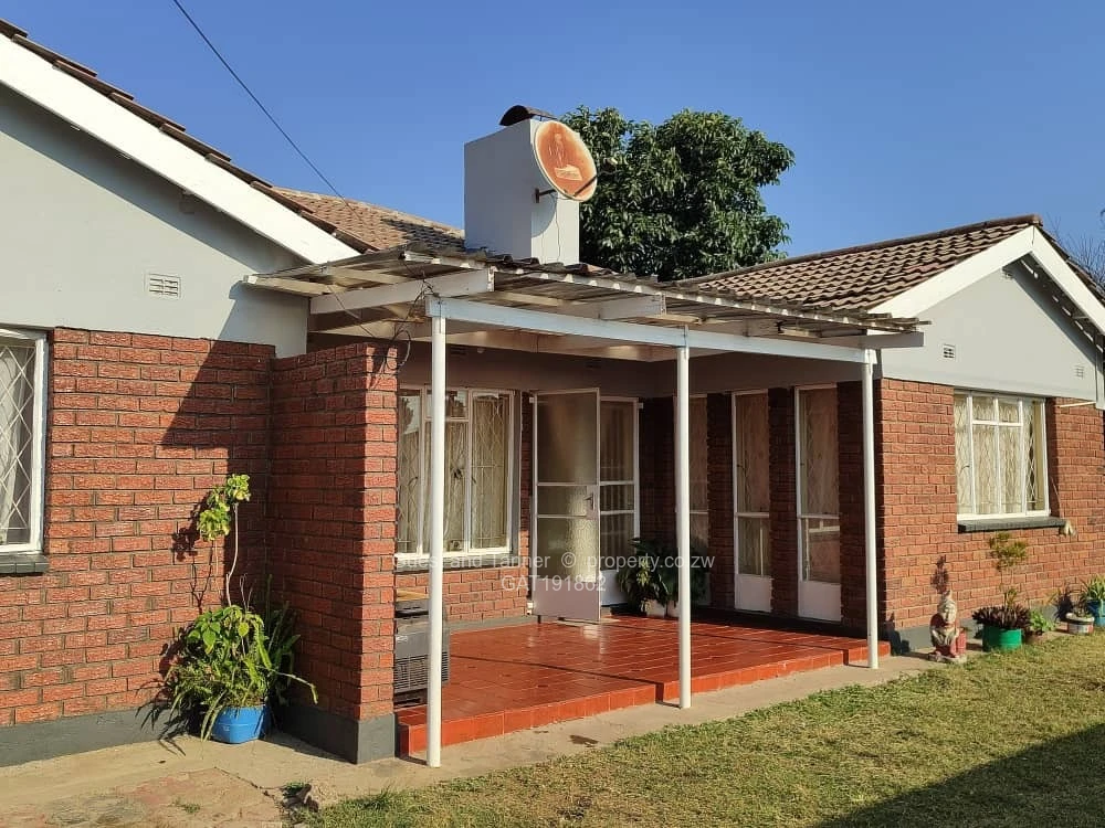 3 Bed Houses for Sale in Zimre Park GAT191862