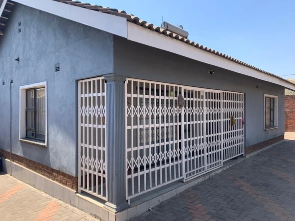 5 Bedroom House