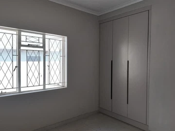3 Bedroom Flat & Apartment
