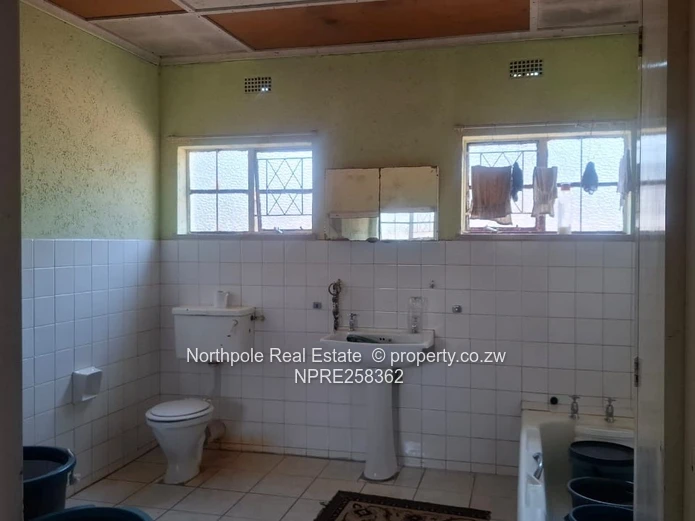 Investors Delight In Hatifield 