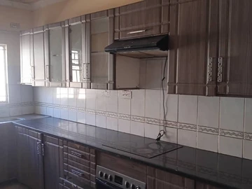 6 Bedroom House