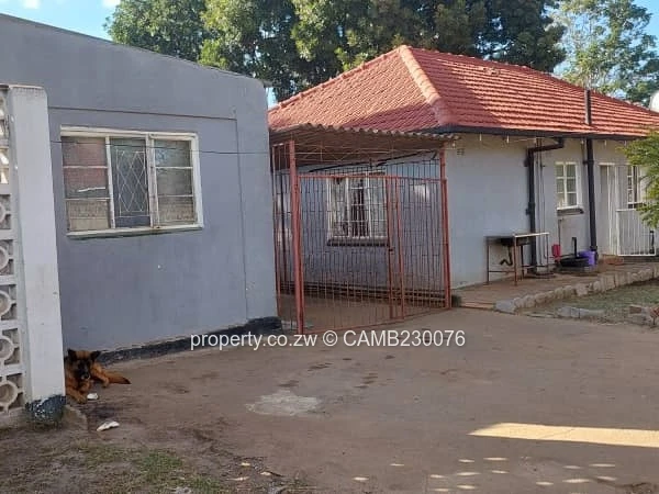 MABELREIGNHOUSE FOR SALE [meyrick park,close to sherwood golf club]