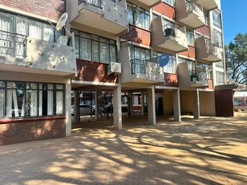Flat & Apartment