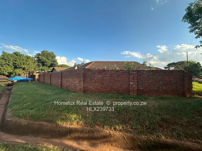 Westlea 3-Bedroom House with 2-Bedroom Cottage 