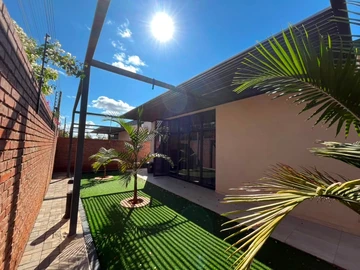 3 Bedroom Flat & Apartment