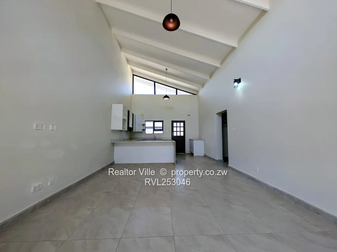 Modern 2-Bed Garden Flat with Borehole & Lawn in Marlborough