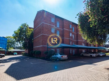 2 Bedroom Flat & Apartment