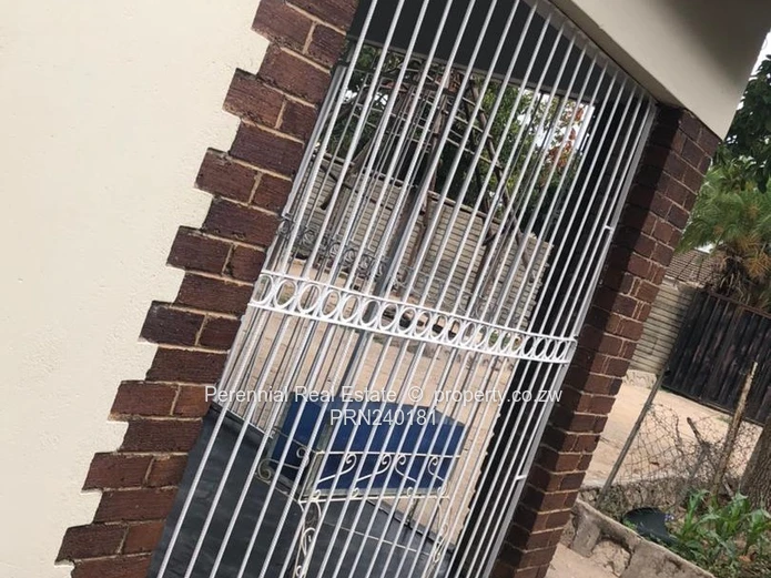  4-Bed House to Rent in Glen View 7