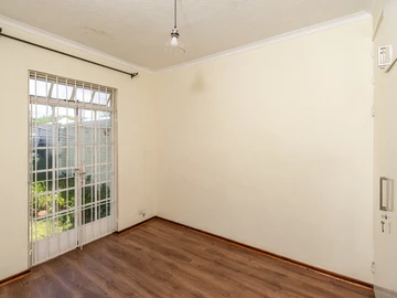 3 Bedroom Garden Flat