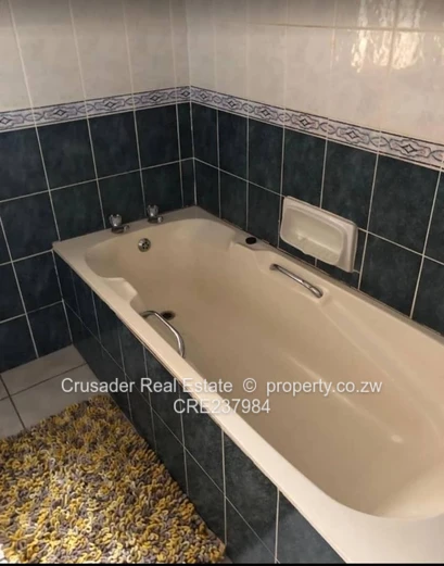 A  4 bedroomed house to rent in Mandara (Sole Mandate)