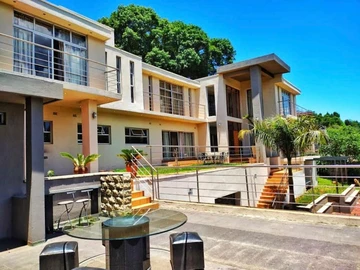 Luxurious 6-Bed Home in Greystone Park with Borehole