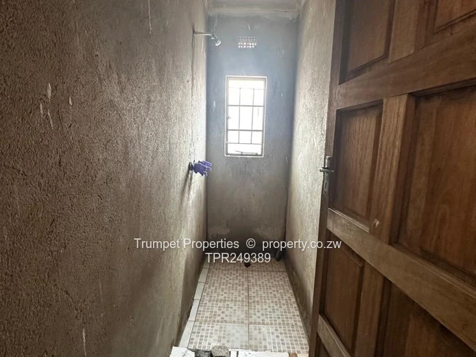 Freshly Painted 4-Bed House in Chitungwiza with Communal Borehole