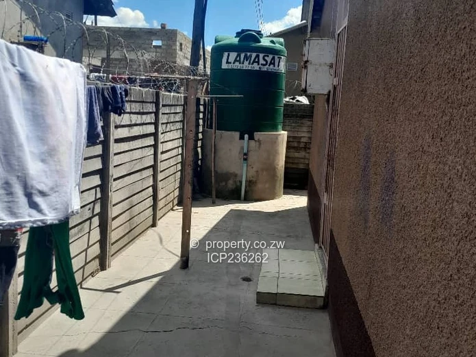 4 Bedroomed House For Sale In Manyame Park, Chitungwiza(TITLE DEED)