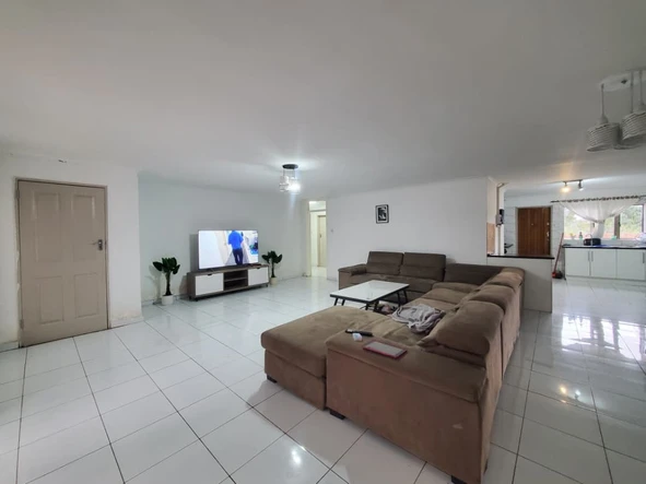 4 Bedroom Garden Flat