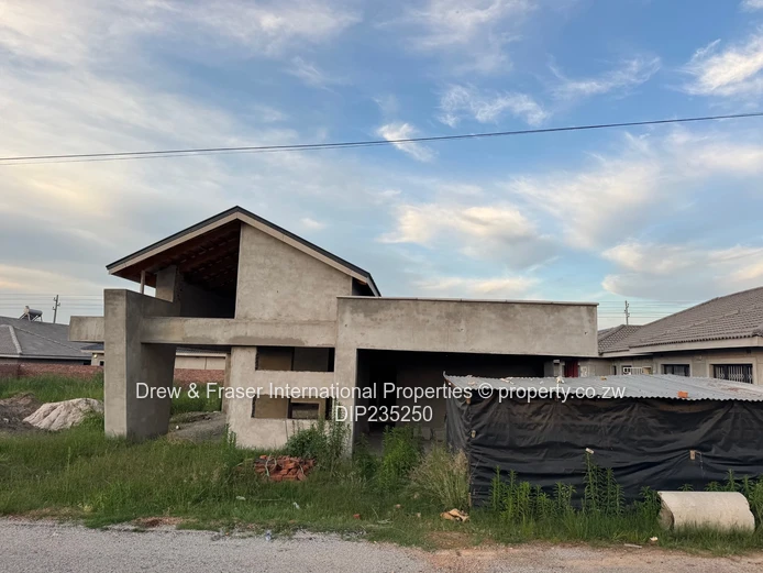 Unfinished 3-Beds house for sale in Mabvazuva