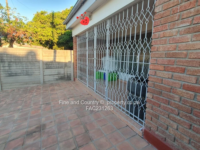 Semi-Detached Lovely House For Sale In Old Luveve