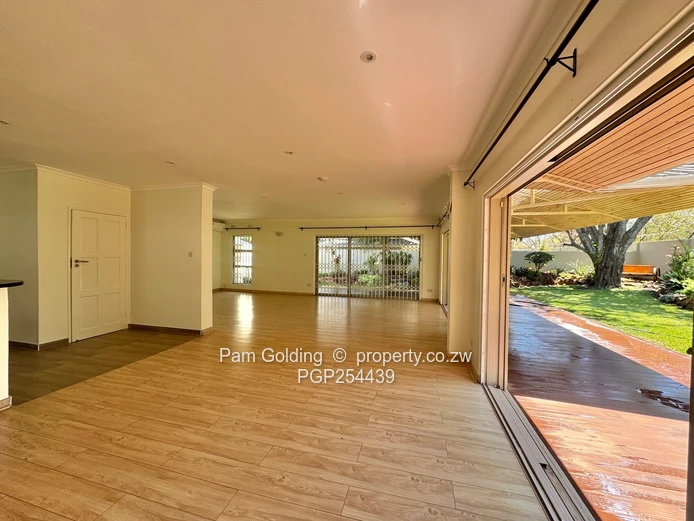 Newlands – Spacious 3 Bedroom Townhouse In Exclusive Complex