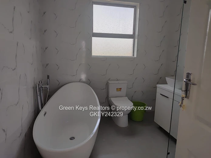 Arlington 5-Bed Home — Modern Finishes & Freestanding Tub