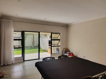 3 Bedroom Flat & Apartment