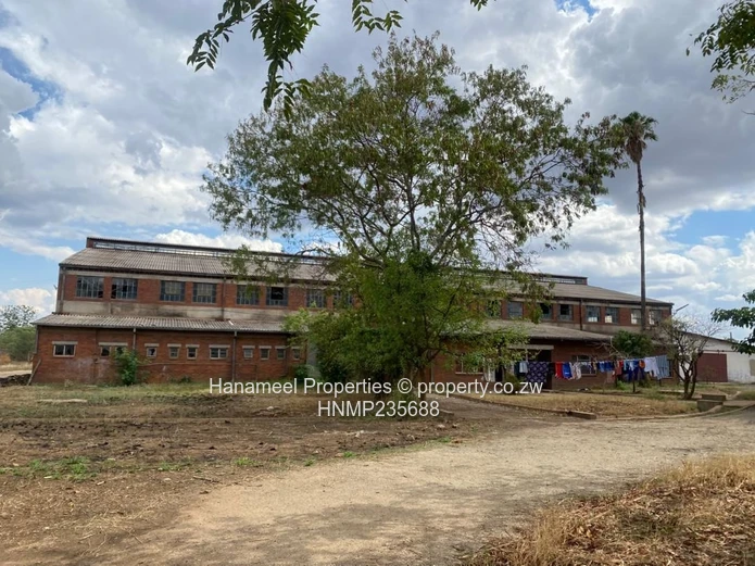 Kadoma wharehouse for sale (Sole Mandate)