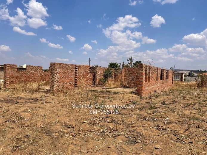 Incomplete Residential house for sale in Glaudina