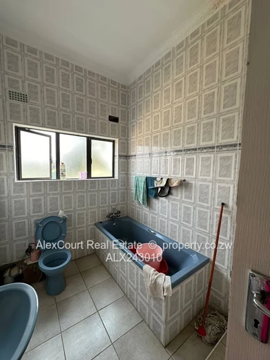 Neat Duplex Apartment In A Complex