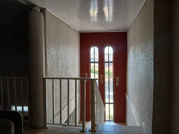 6 Bedroom House