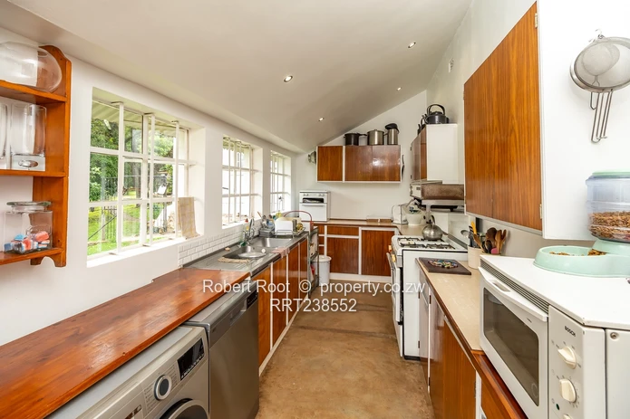 Tranquil Garden Living - 10,430 Sqm In Umwinsidale