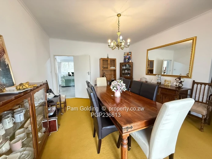 Elegant Well-maintained Family Residence (Sole Mandate)