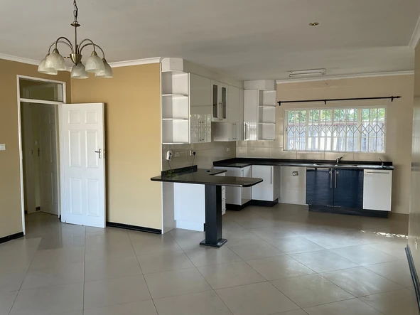 3 Bedroom Flat & Apartment