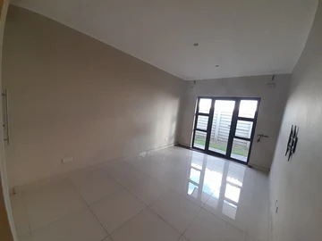 3 Bedroom Flat & Apartment