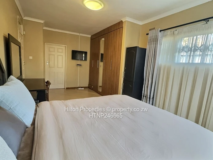 Fully Furnished 3-Bed Garden Flat with Pool in Highlands