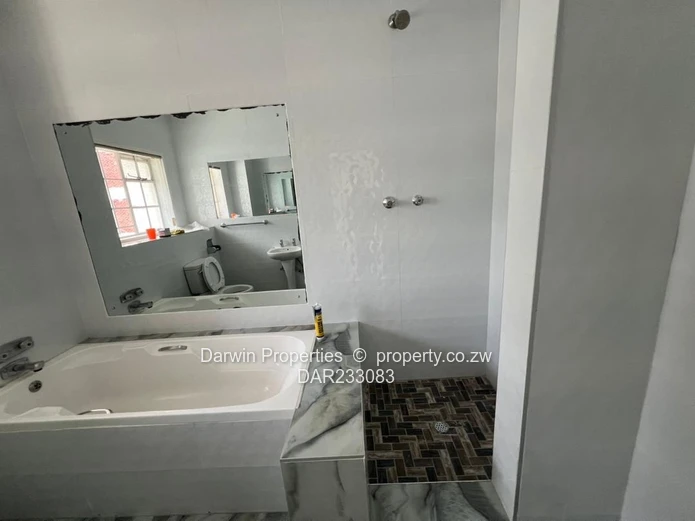 Immaculate Property In Upper Avenues