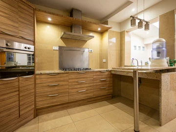 3 Bedroom Flat & Apartment