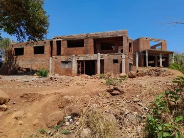 6 Bedroom House