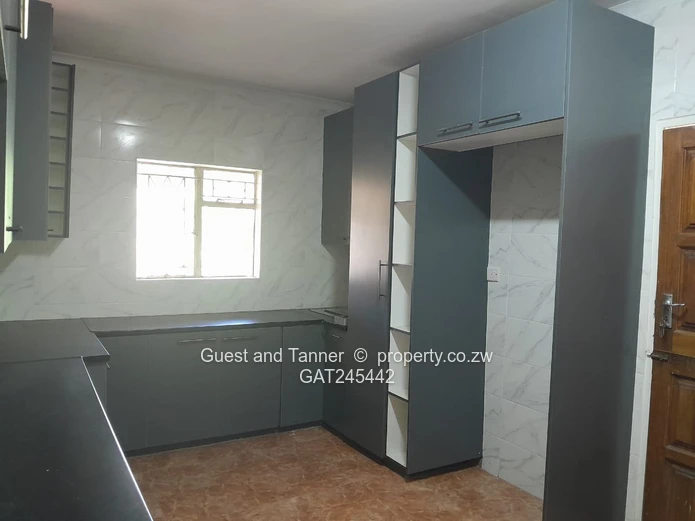 Modern 3-Bedroom Home to Rent in Haig Park, Mabelreign