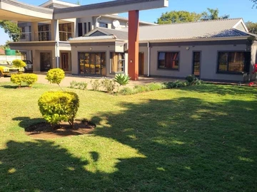 6 Bedroom House