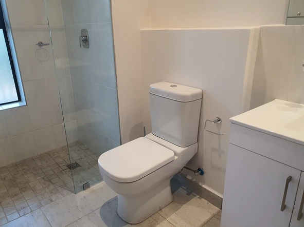 2 Bedroom Flat & Apartment