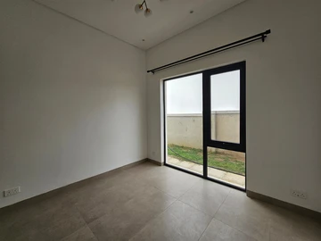 4 Bedroom Flat & Apartment