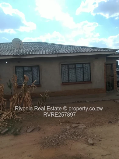 4-Bed House in Fidelity, Harare South — Borehole