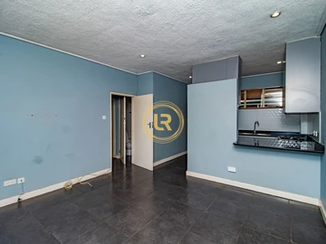2 Bedroom Flat & Apartment